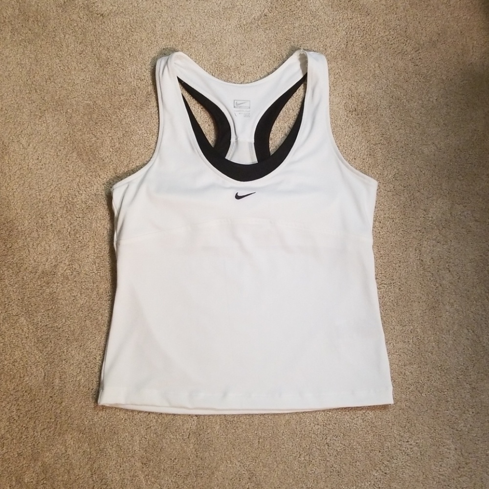 NWOT Nike Women's athletic racerback top, size L.